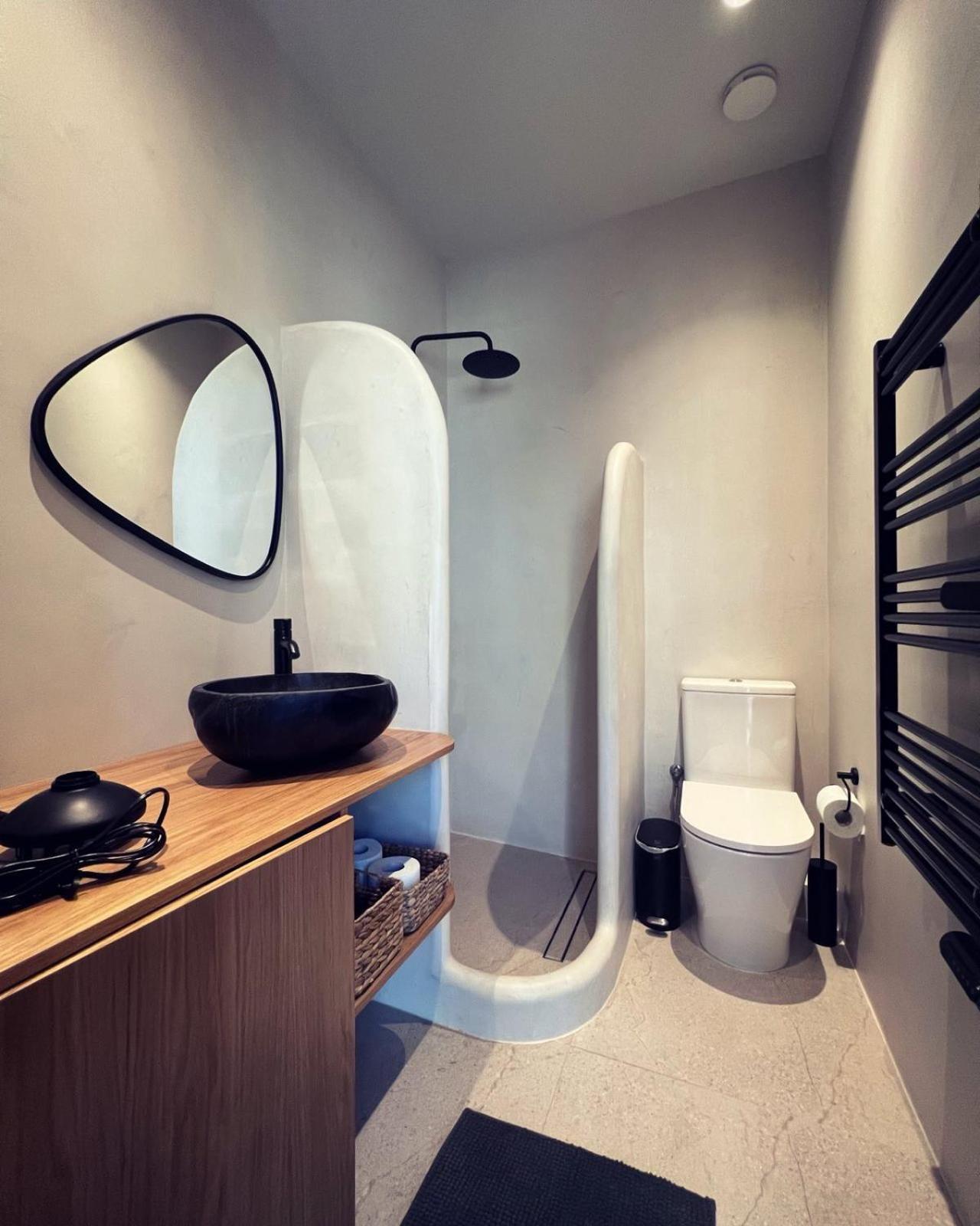 Luxurious Wooden Detail Flat In City Center Chalkís Exterior foto